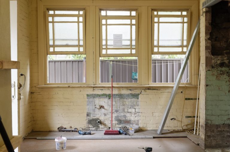 How to Renovate a House: 8 Home Renovation Tips